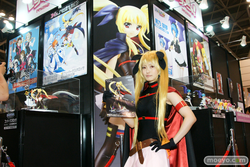 Illustration for article titled 2010's Japanese Booth Companions Still Passing Out Fliers In Your Memories